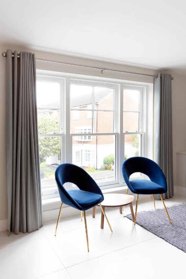 Immaculate Central Windsor Town House With Parking Kültér fotó