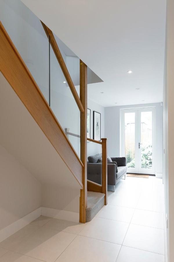 Immaculate Central Windsor Town House With Parking Kültér fotó