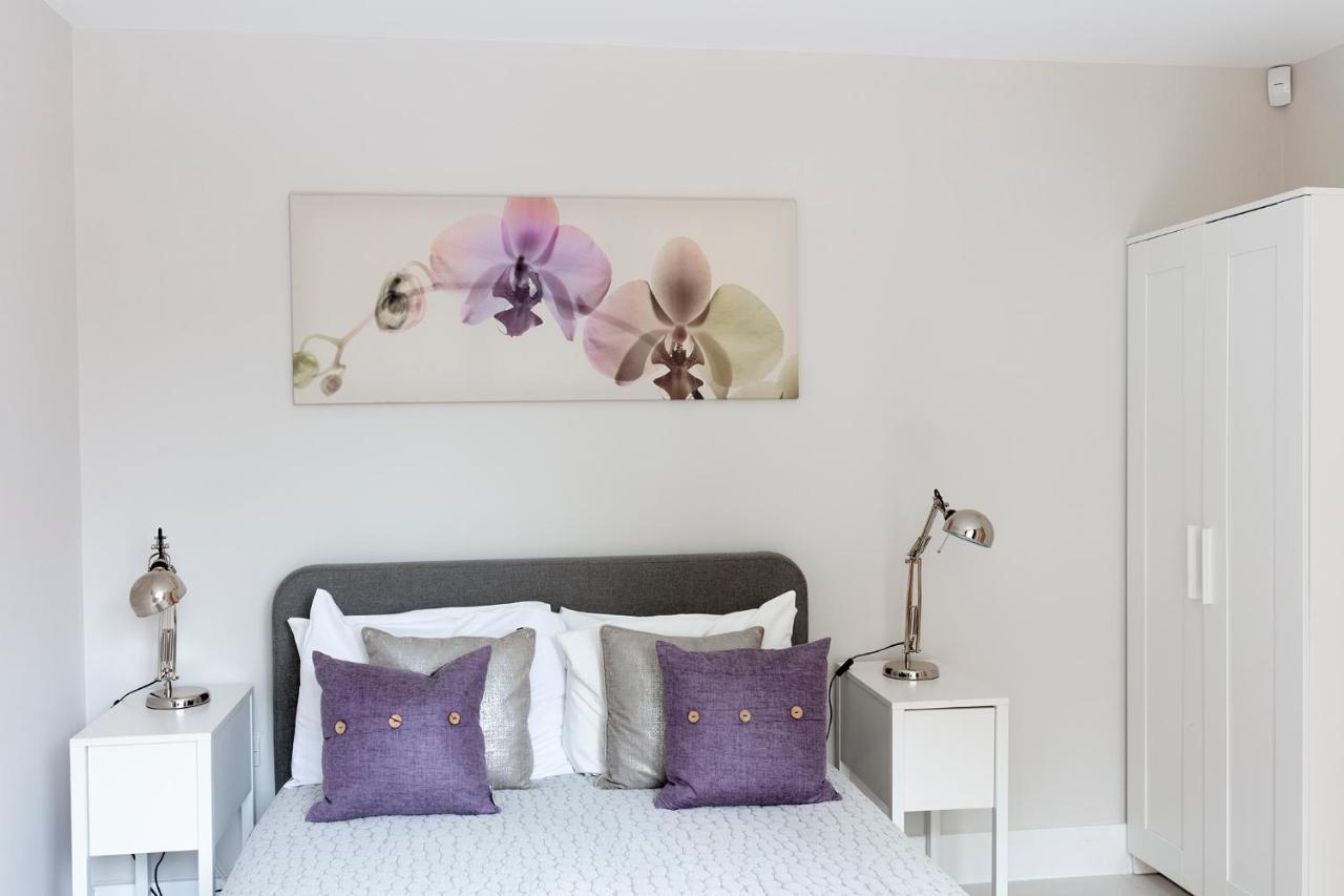 Immaculate Central Windsor Town House With Parking Kültér fotó